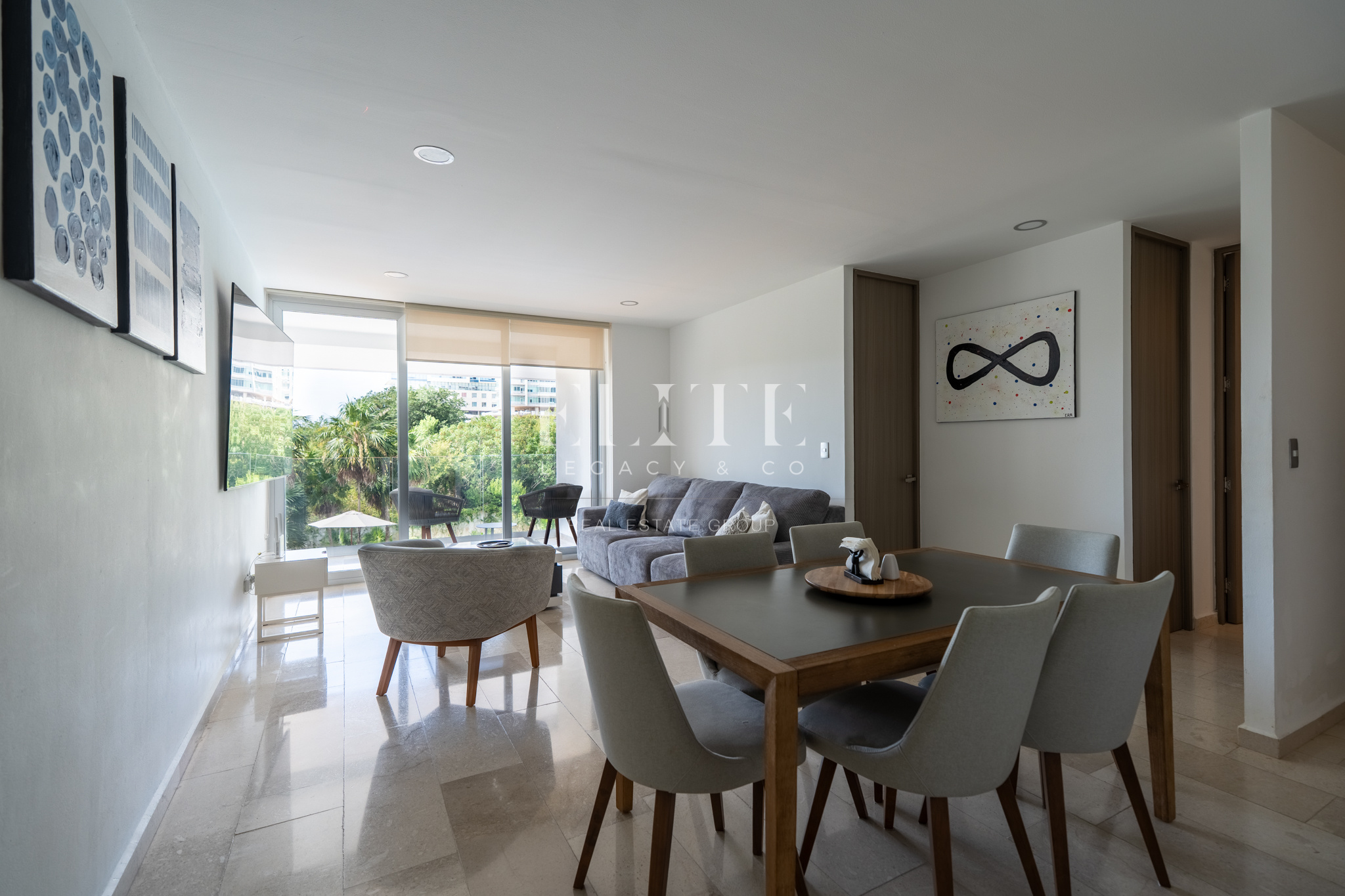 Brezza , El Table