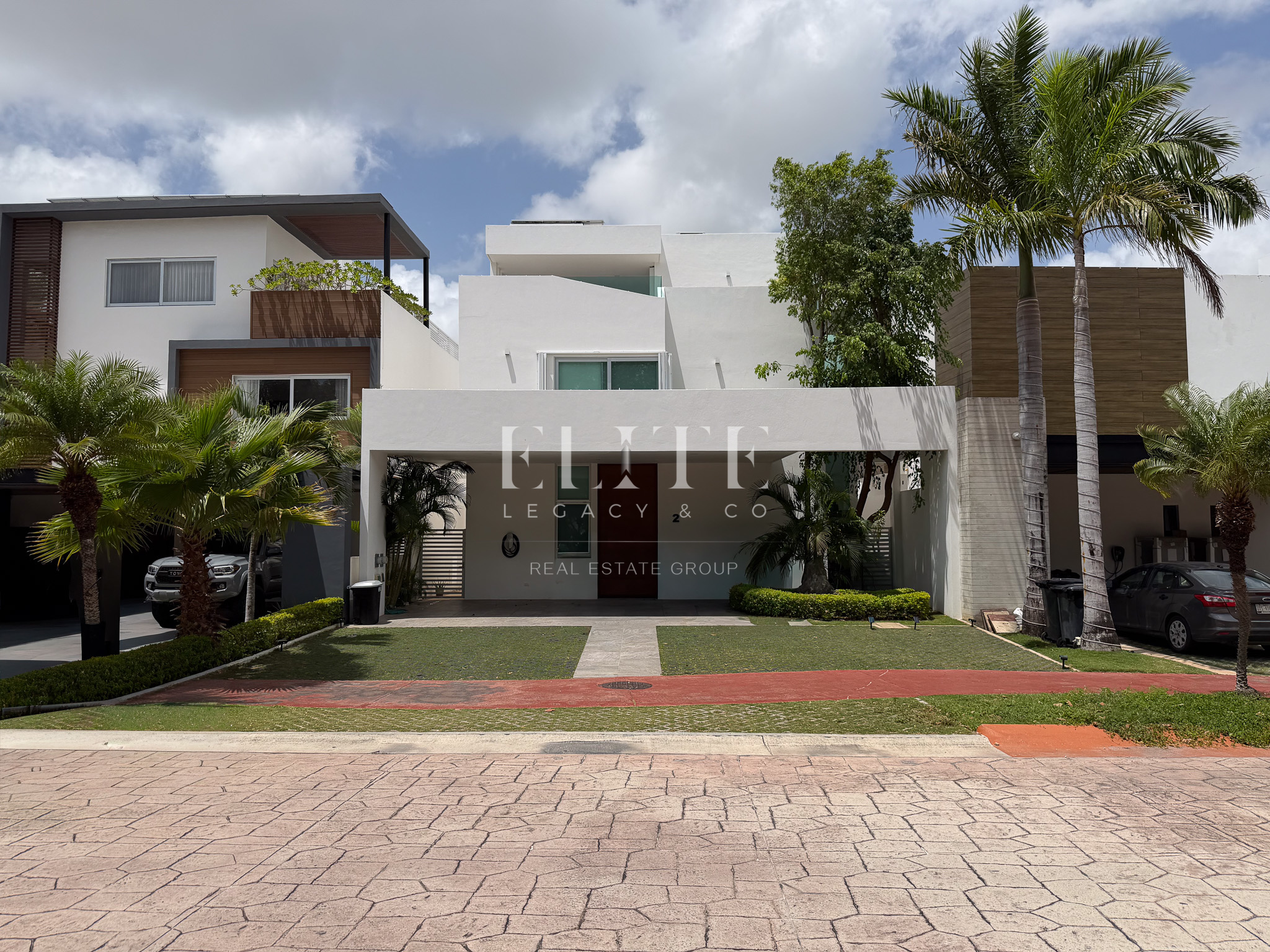Residencial Cumbres, Cumbres